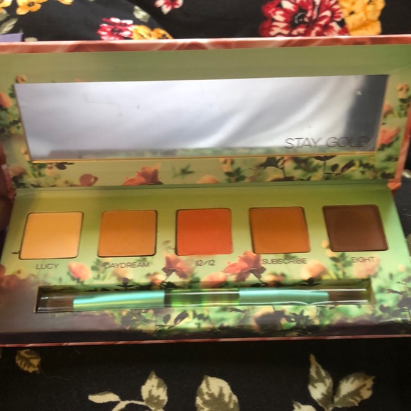 Makeup - Picture 3 of 3